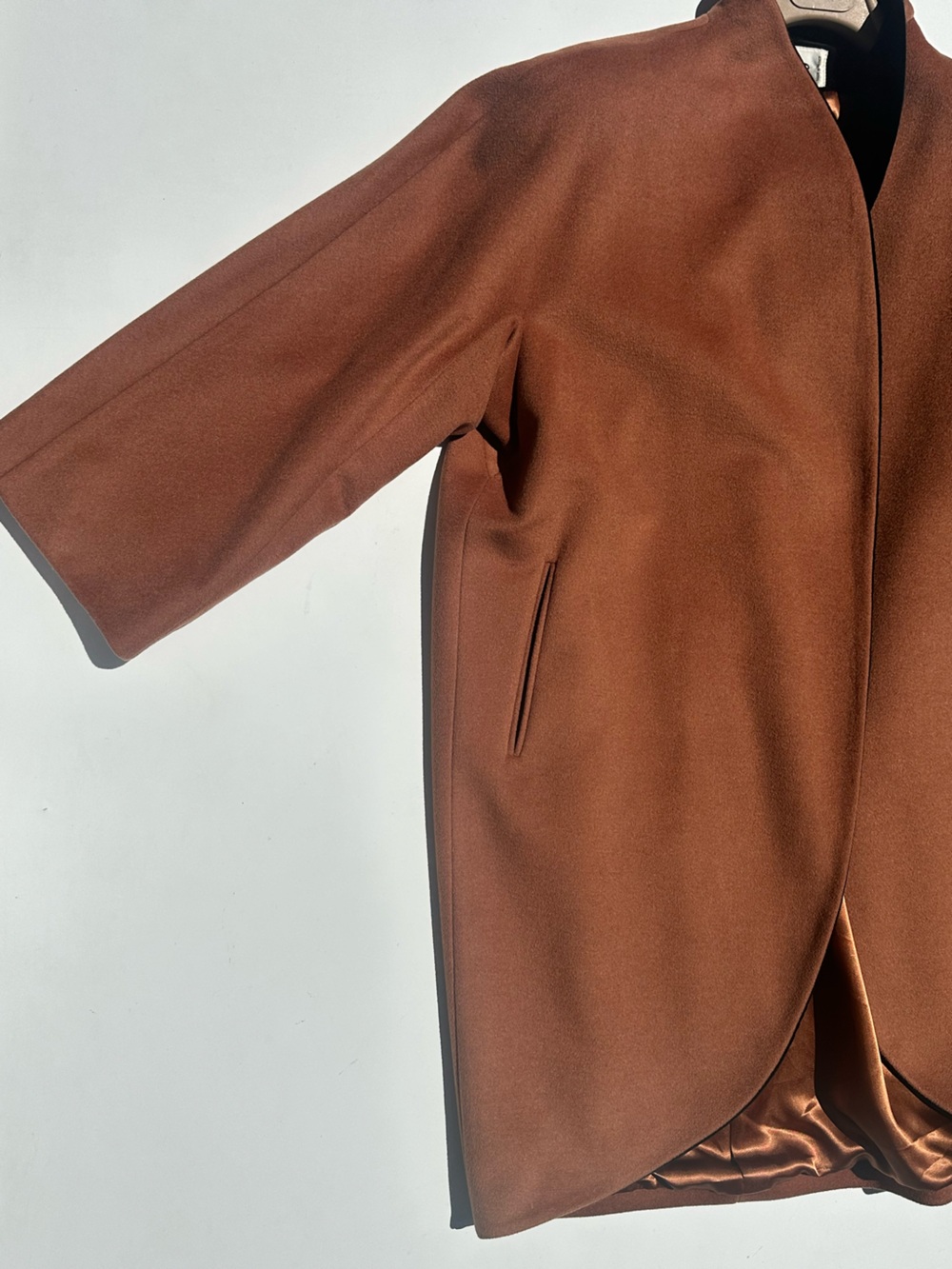 Electre Vintage French Tan Wool Women's Coat with Black Velvet Collar, M-L - Picture 6 of 16